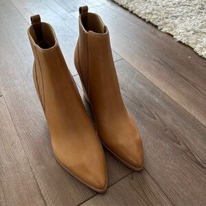 NWOT Marc Fisher LTD Alva Pointed Toe Booties